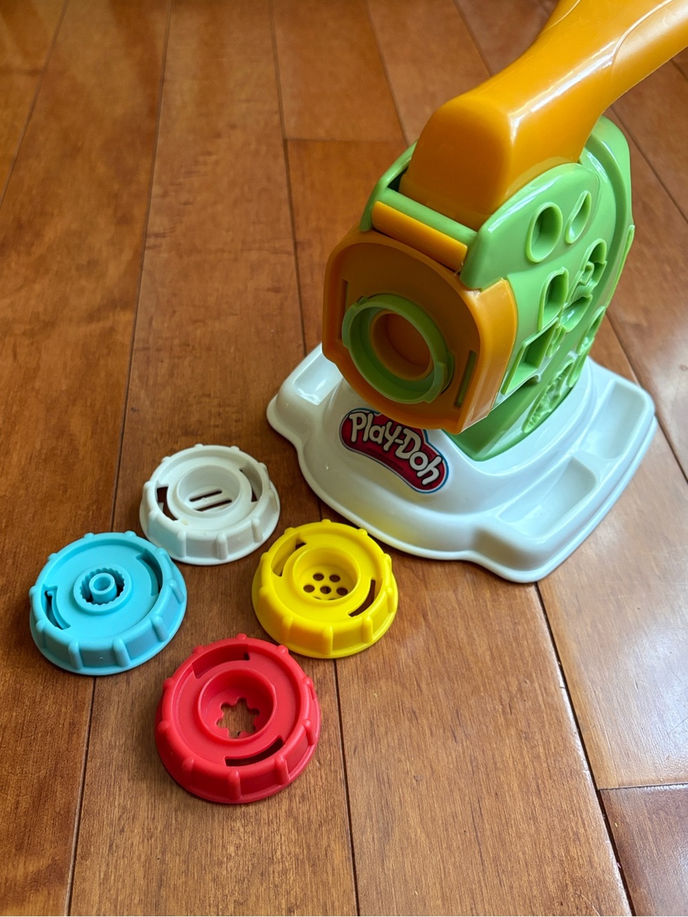 Play-Doh Noodle Maker